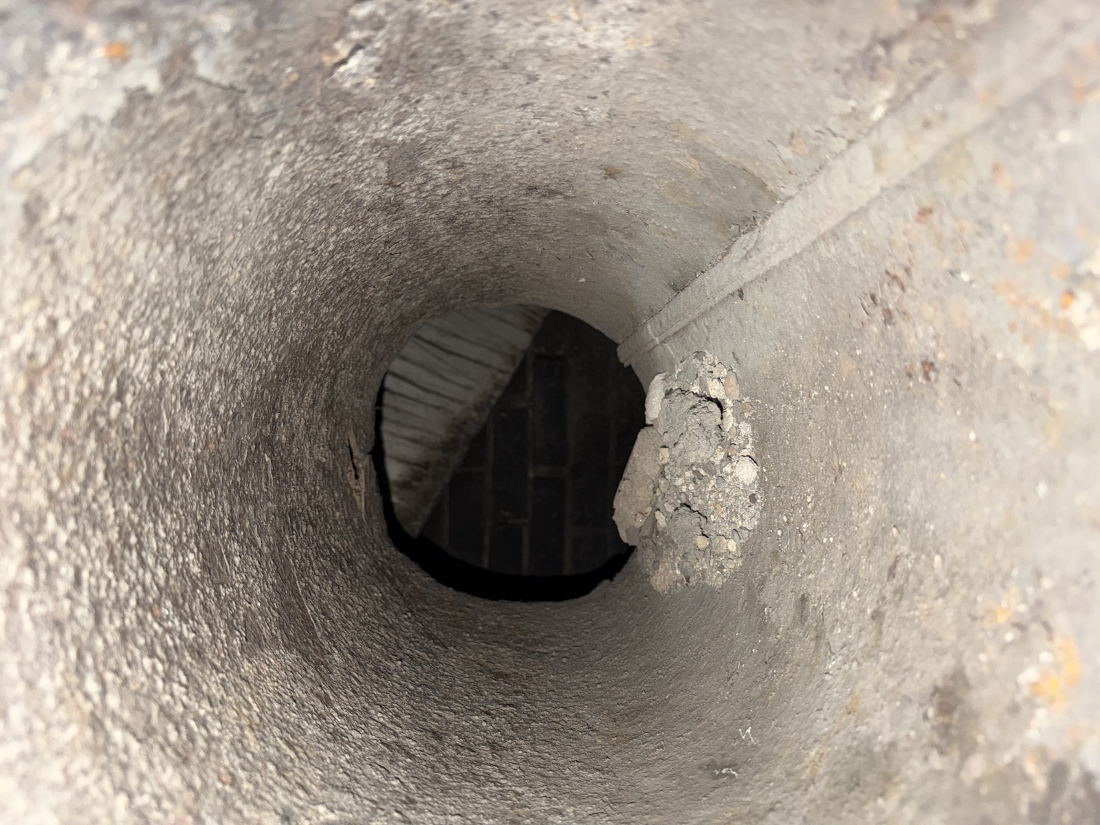 Garage - Wall - Hole